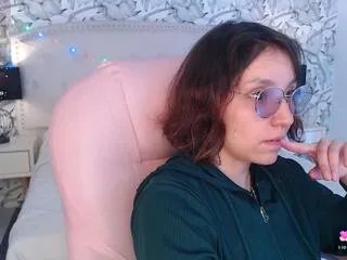 Away eliza_golden on Flirt4Free