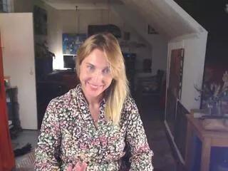 eliza_mayers on Flirt4Free