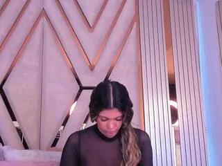 emili_rosee on Flirt4Free
