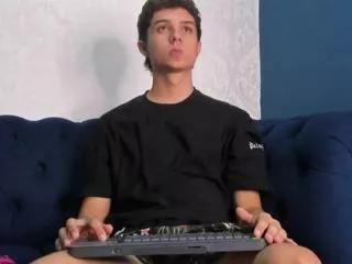 ethan_lowell on Flirt4Free 