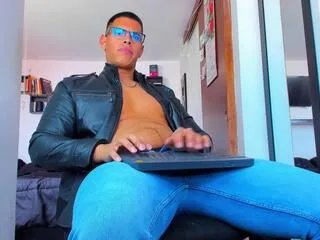 Offline johnny_walls on Flirt4Free