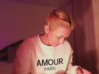 Freechat kaitlyn_manson on Flirt4Free