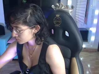 lilii_gomez on Flirt4Free 