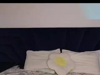 lola_berry on Flirt4Free 