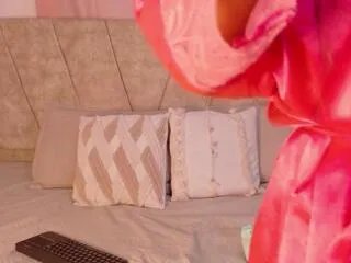 Freechat luciana_moretti on Flirt4Free