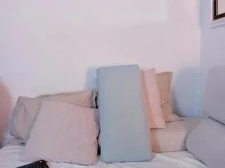 Offline lucy_lewinn on Flirt4Free