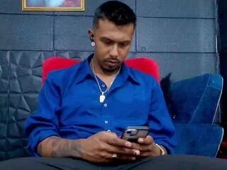 Offline master_maxx on Flirt4Free