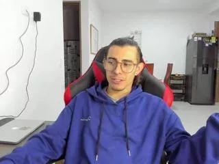 max_hunterr on Flirt4Free 