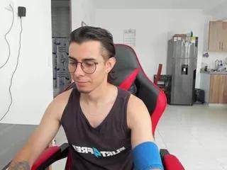 max_hunterr on Flirt4Free 