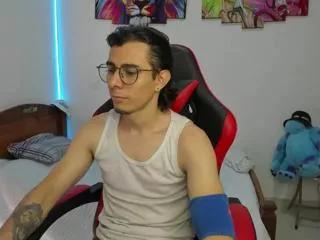 max_hunterr on Flirt4Free 