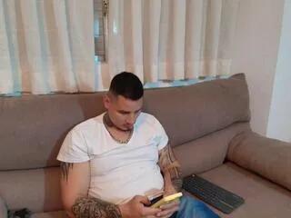 Offline milan_thomson on Flirt4Free