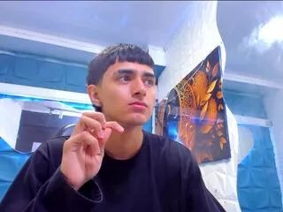 Offline nathan_maxime on Flirt4Free