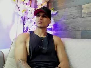 noah_hunther on Flirt4Free 