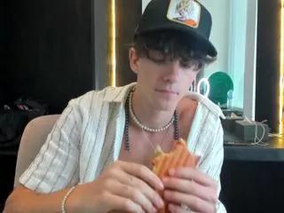 pierce_bailey on Flirt4Free 