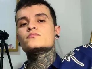 Offline raymond_courtois on Flirt4Free