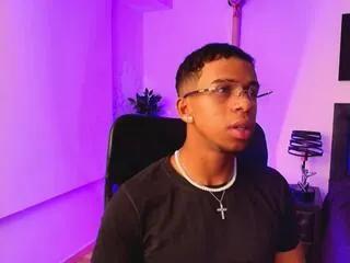 romeo_kiing on Flirt4Free