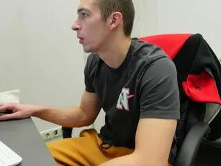 ryan_dozer on Flirt4Free