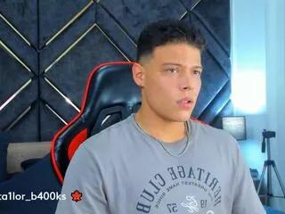 taylor_brooks on Flirt4Free 