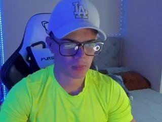 travis_lewis on Flirt4Free 