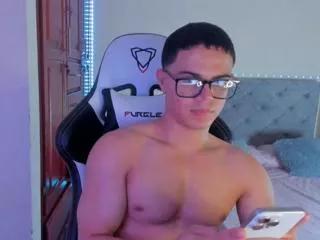 travis_lewis on Flirt4Free 
