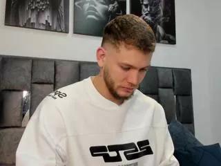 valentino_ferrari on Flirt4Free 