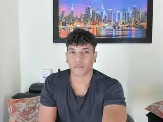 yoxi_martinez on Flirt4Free