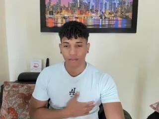 yoxi_martinez on Flirt4Free