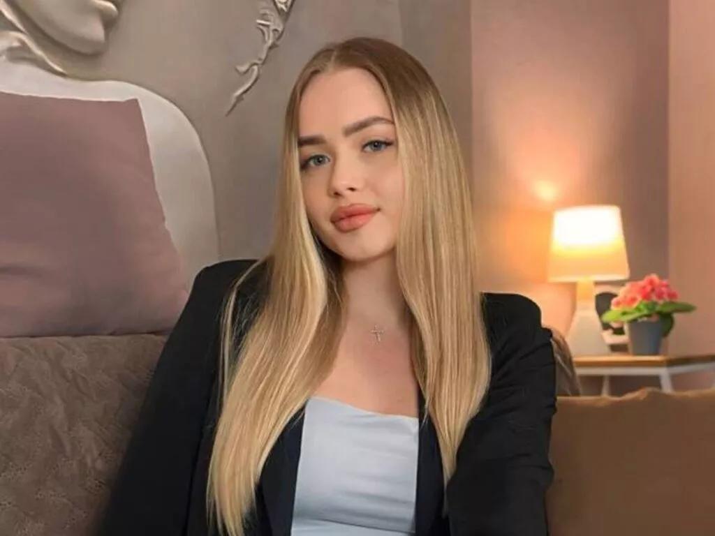 AvroraGoldie on LiveJasmin