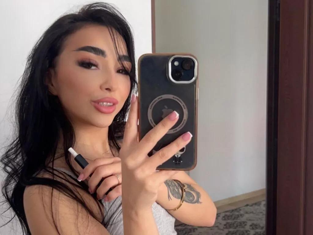 LaraMac on LiveJasmin