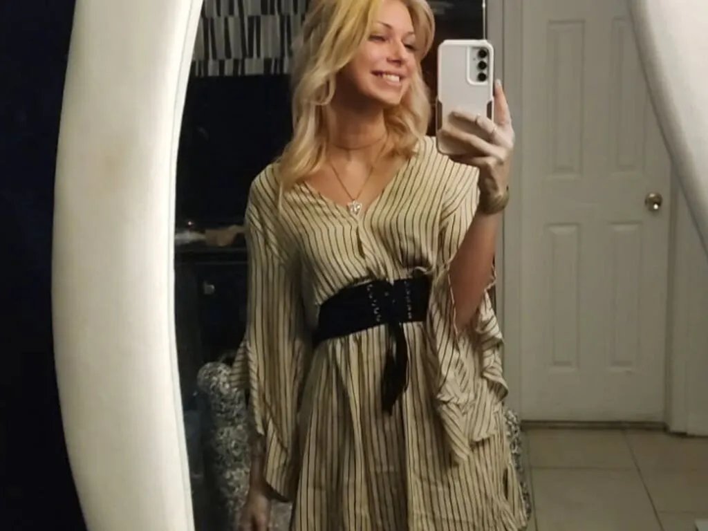 SuzySweetSteps — I love being told what to do and watched 