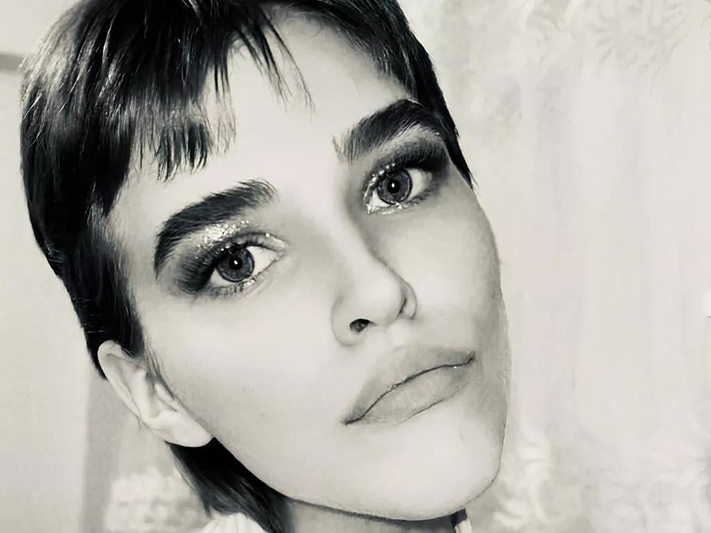 Discover amazing model UdelaHailey UdelaHailey from LiveJasmin