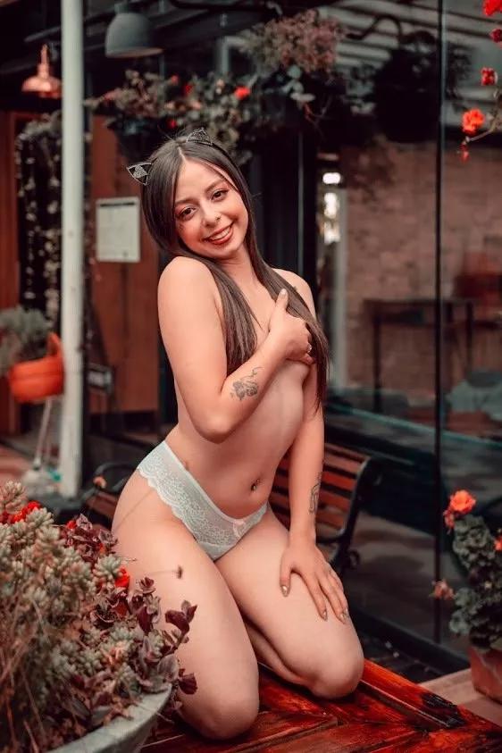 AlejaSanz on Streamate 
