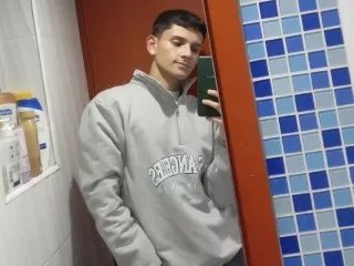 Offline alextsexx on Streamate