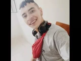 Offline alextsexx on Streamate