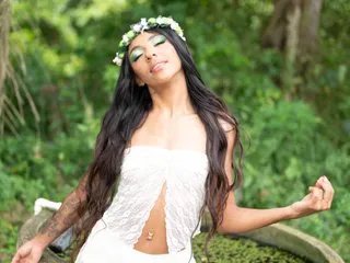 Offline Aliceguzman18 on Streamate