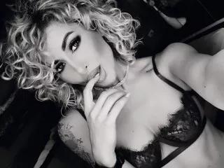 AnayseMaze on Streamate 
