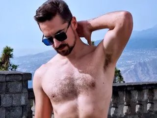 Offline AntonioWest on Streamate