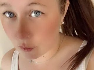 Offline BustyBeth88 on Streamate