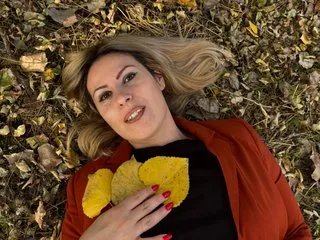 Offline CARMIYNNA on Streamate