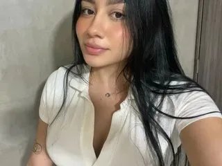 ChantalGroosman — I want to give you the best time, full of passion, fun, sensuality, orgasms and much more! The movements of my hips, my legs and my entire being will drive you crazy! I like to explore and renew myself, so tell me what ideas you have for me.