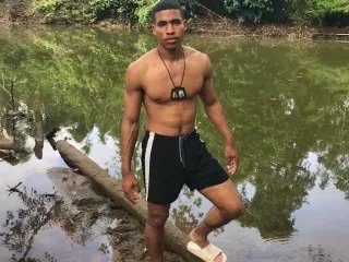 Offline Drakehottt on Streamate