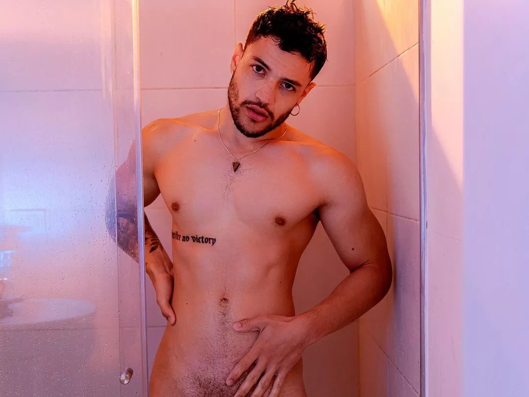 Offline EnzoCapone on Streamate