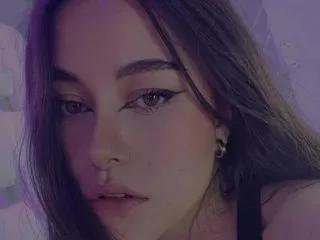 HannaCollins_18 on Streamate