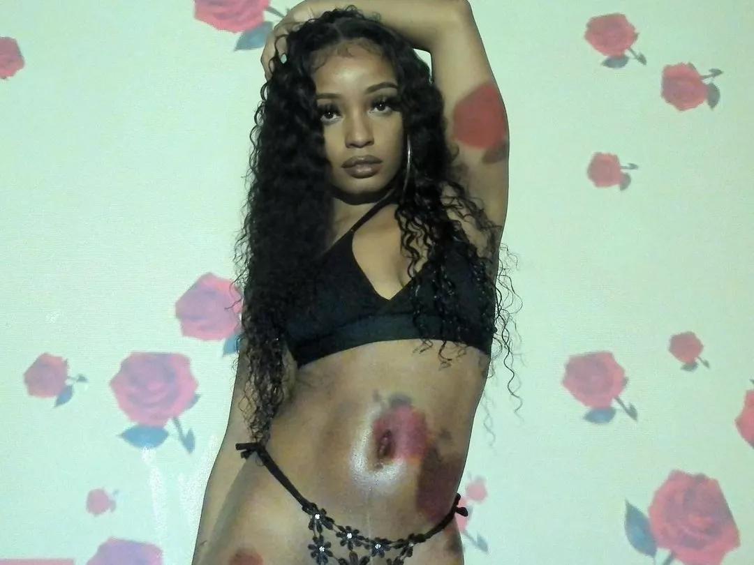 LanayaOnline on Streamate 