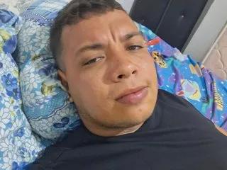 LatinCouple2732 on Streamate