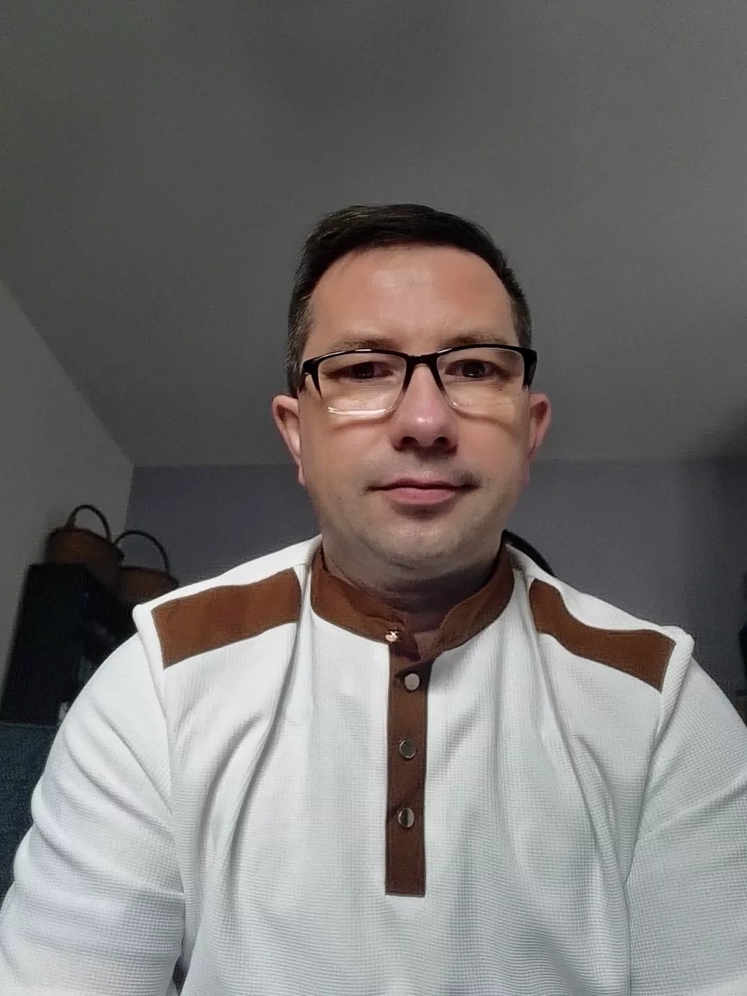 Offline Letsplaysoon121 on Streamate