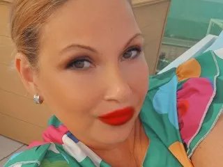 Offline LisaOnlyLover on Streamate