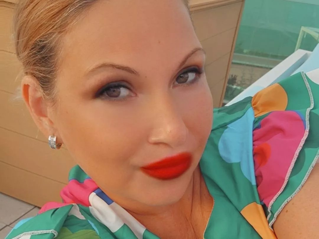 Offline LisaOnlyLover on Streamate