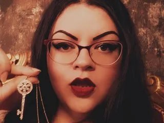 Offline MissLilianLestrange on Streamate