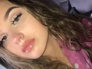 Petiteprinny18 on Streamate 